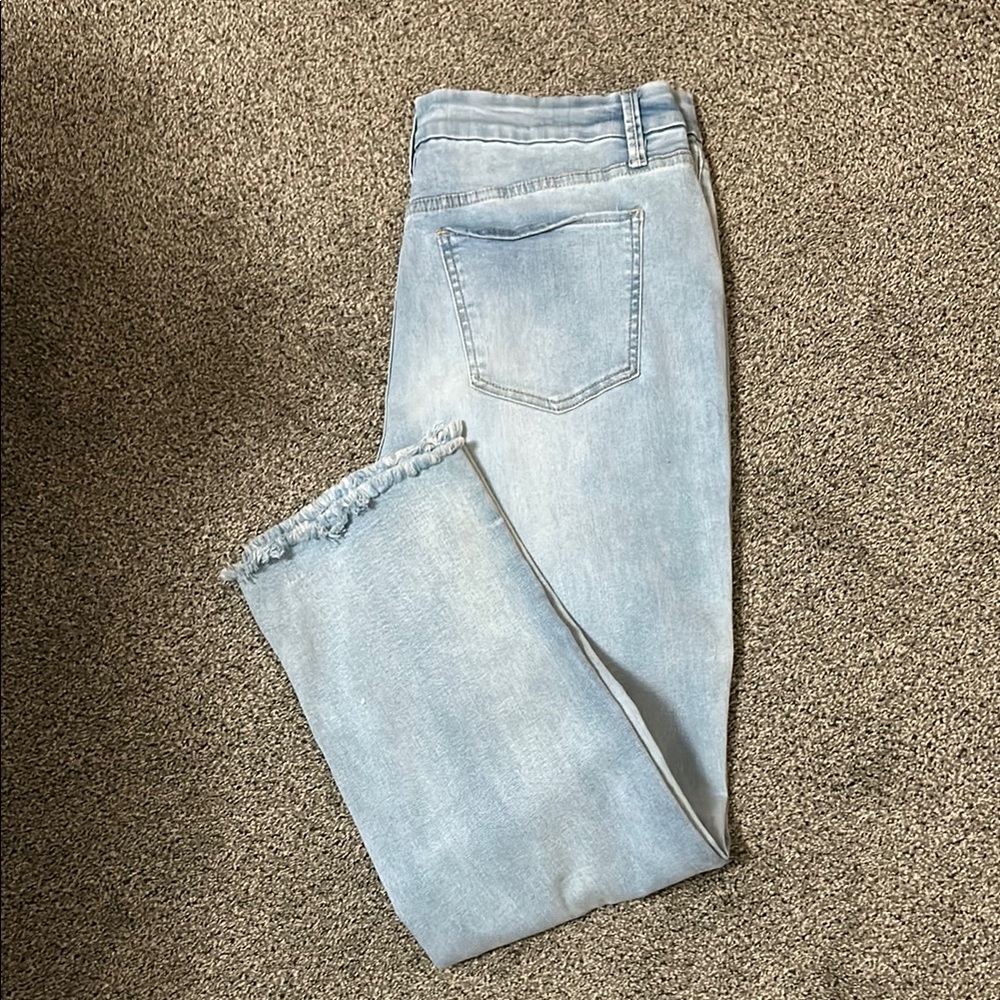 Light Blue Frayed Hem Women's Jeans
